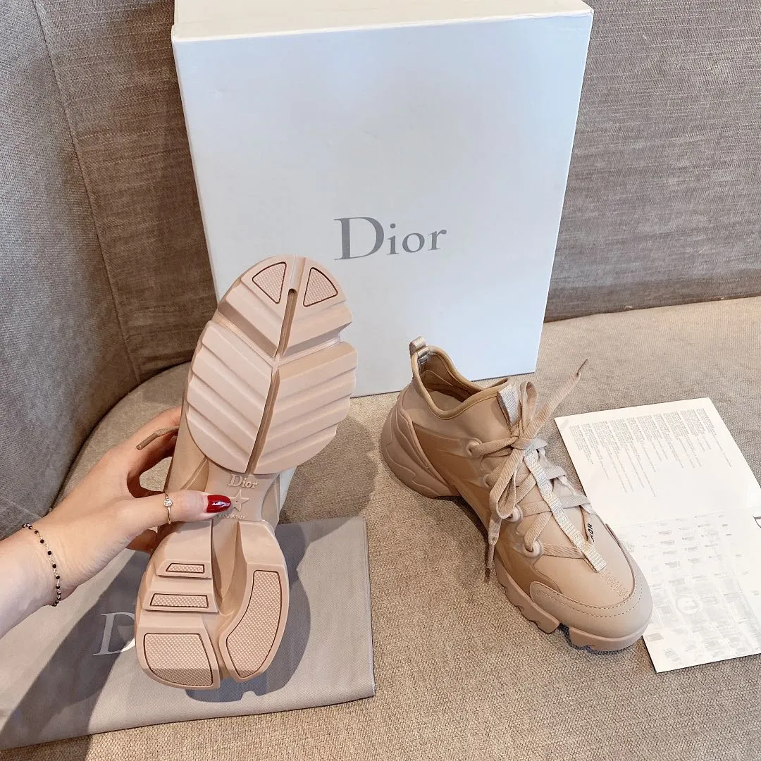 👟👟Ex-factory price 460 👟👟 Women’s shoe factory DiorDior high-end version super popular Dior daddy shoes-Crusie “J’DIOR 2020ss The new product created at the first major show of Paris Fashion Week in spring "As long as you buy this noble elegance, it will be yours." The new series is inspired by Dior's chief designer to cleverly combine the webbing on the dress with elegance on the perfect shoe shape. Super classic and good-looking. The original last is the most perfect last shape. Customized original material: imported silk cowhide with soft original customized Lycra surface. The best fabric on the market. 1:1 molded original film combination. The inner cowhide feet are perfect! Sizes 35-41, welcome to compare with the real ones